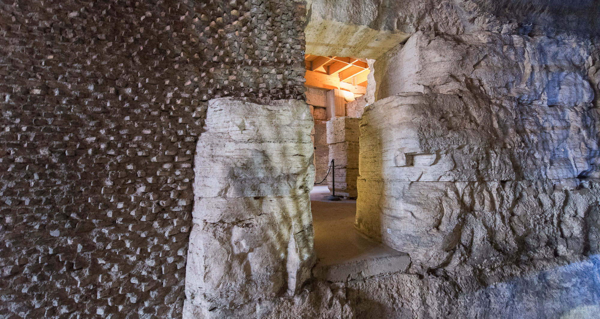 Tours Tours コロッセオの地下と古代ローマを巡る旅